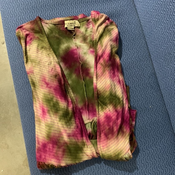 One World Open Front Top - Picture 6 of 6